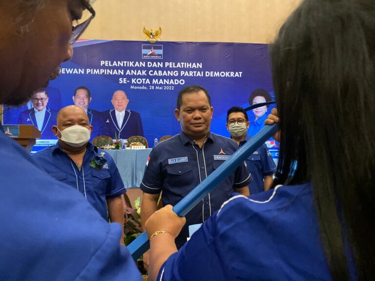 Elly Lasut Lantik Pengurus Partai Demokrat Kota Manado